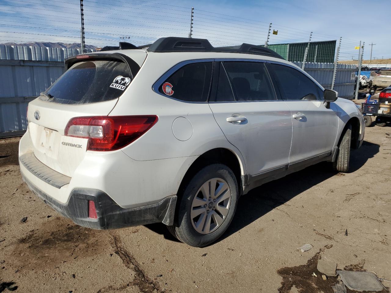 Photo 2 VIN: 4S4BSAFC2K3378067 - SUBARU OUTBACK 