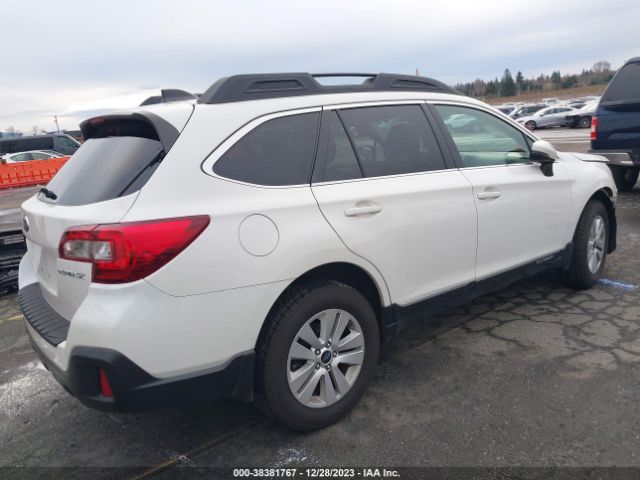 Photo 3 VIN: 4S4BSAFC4J3258897 - SUBARU OUTBACK 