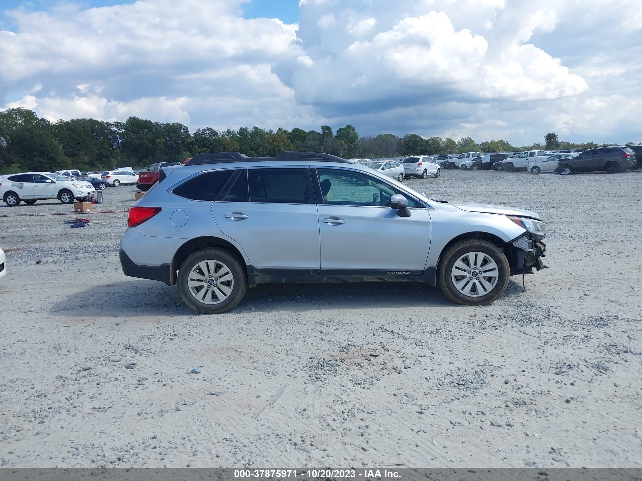 Photo 13 VIN: 4S4BSAFC5J3312787 - SUBARU OUTBACK 