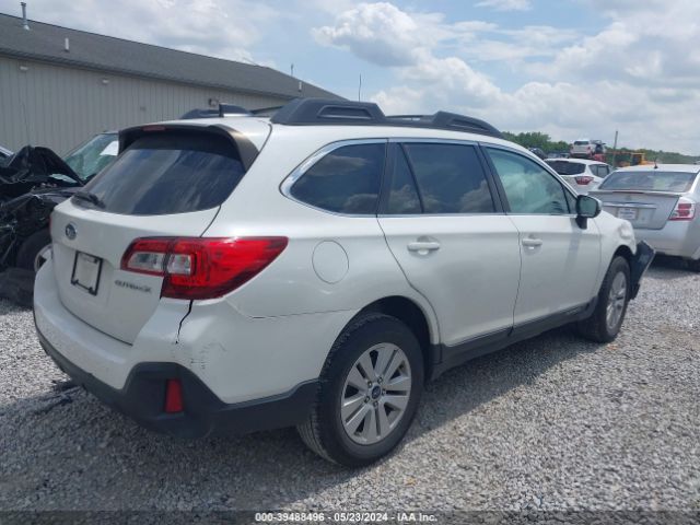 Photo 3 VIN: 4S4BSAFC6K3379903 - SUBARU OUTBACK 