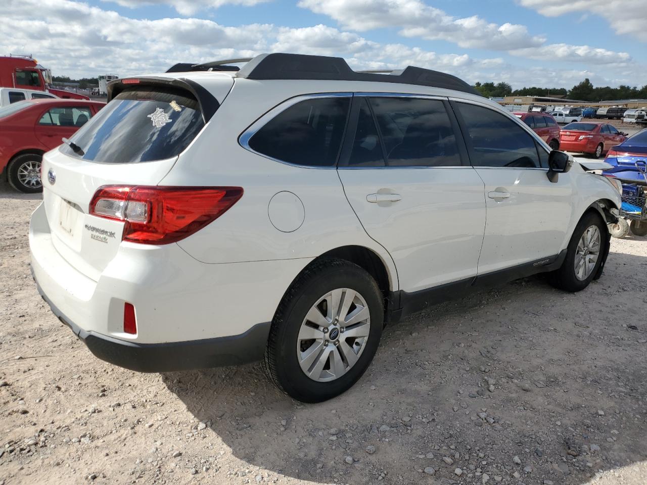 Photo 2 VIN: 4S4BSAFC7F3226100 - SUBARU OUTBACK 