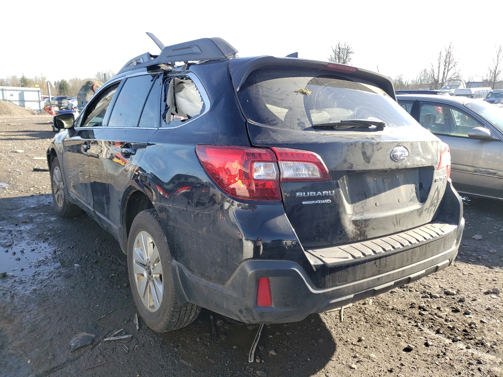 Photo 2 VIN: 4S4BSAFC7J3252270 - SUBARU OUTBACK 2. 