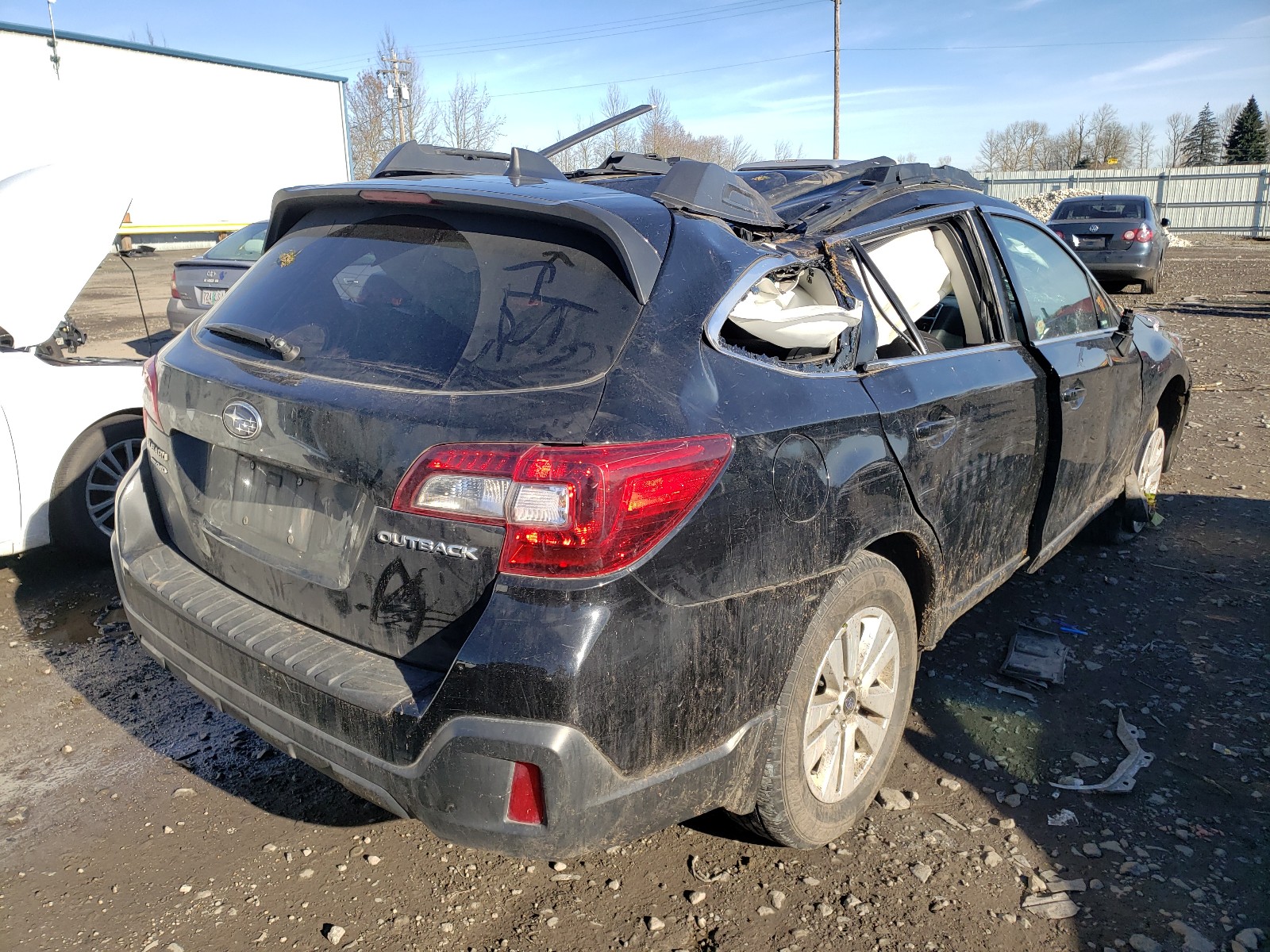 Photo 3 VIN: 4S4BSAFC7J3252270 - SUBARU OUTBACK 2. 