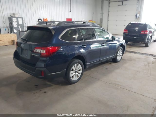 Photo 3 VIN: 4S4BSAFC7J3318882 - SUBARU OUTBACK 