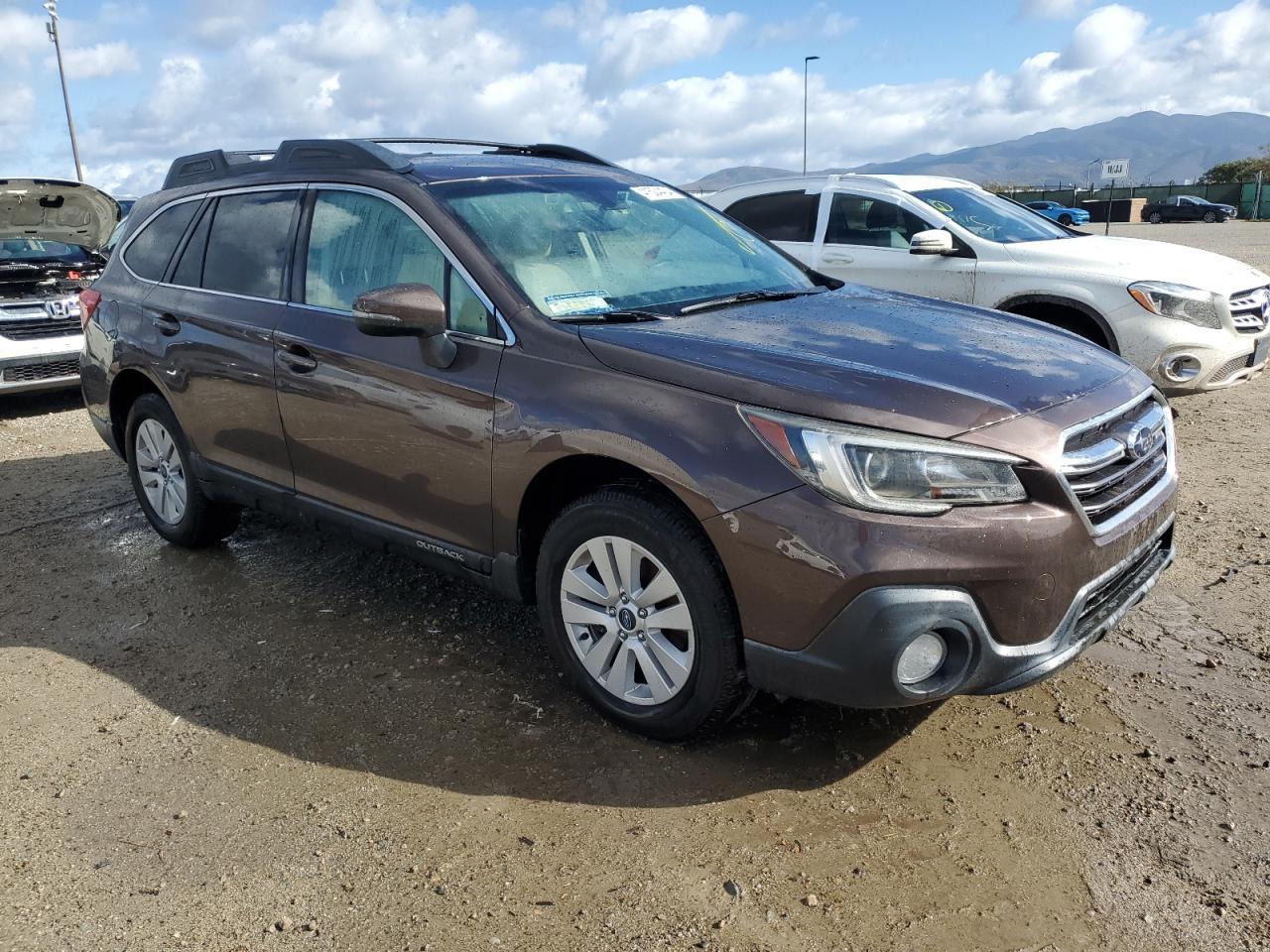 Photo 3 VIN: 4S4BSAFC7K3326806 - SUBARU OUTBACK 