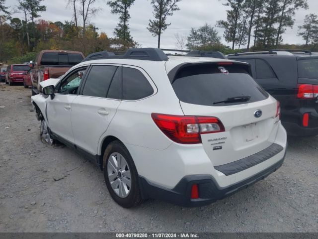 Photo 2 VIN: 4S4BSAFC8J3301685 - SUBARU OUTBACK 