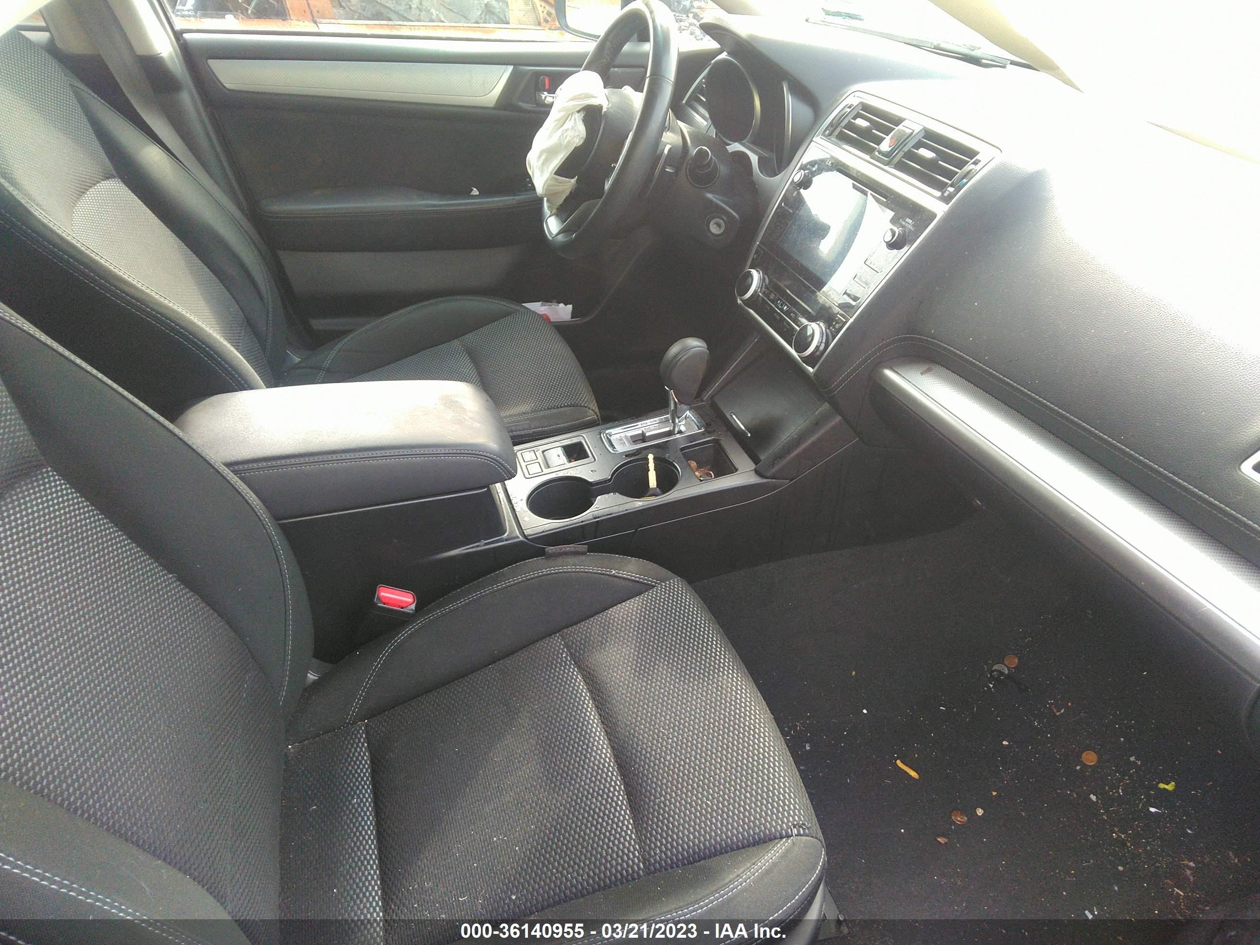 Photo 4 VIN: 4S4BSAFCXJ3327320 - SUBARU OUTBACK 