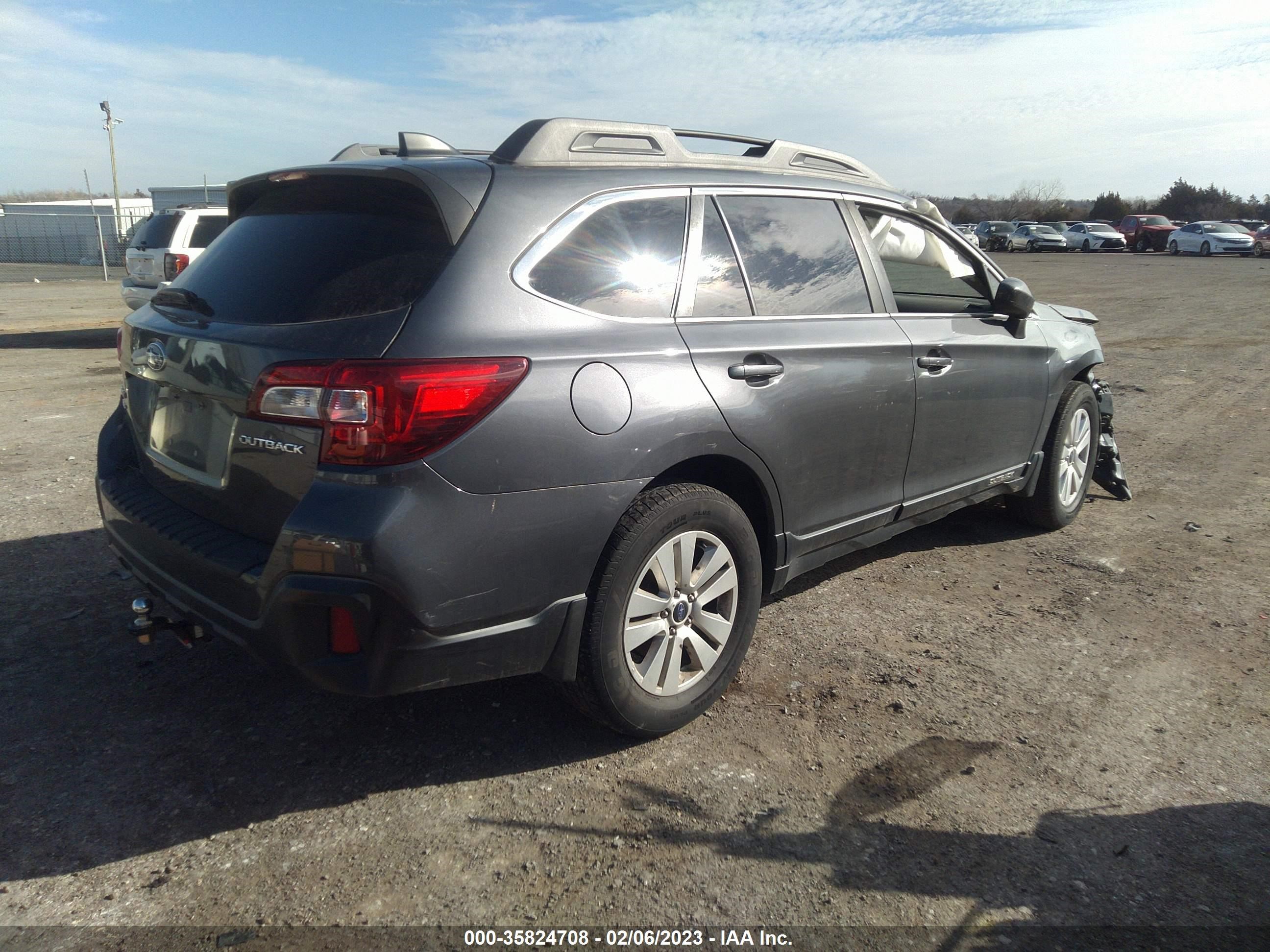 Photo 3 VIN: 4S4BSAFCXK3213576 - SUBARU OUTBACK 