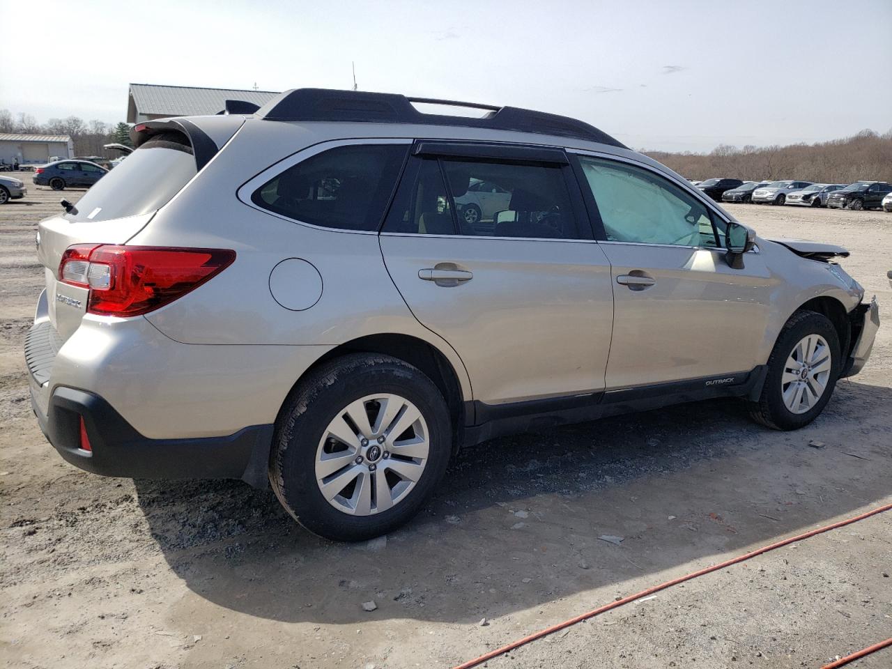 Photo 2 VIN: 4S4BSAHC1K3371768 - SUBARU OUTBACK 