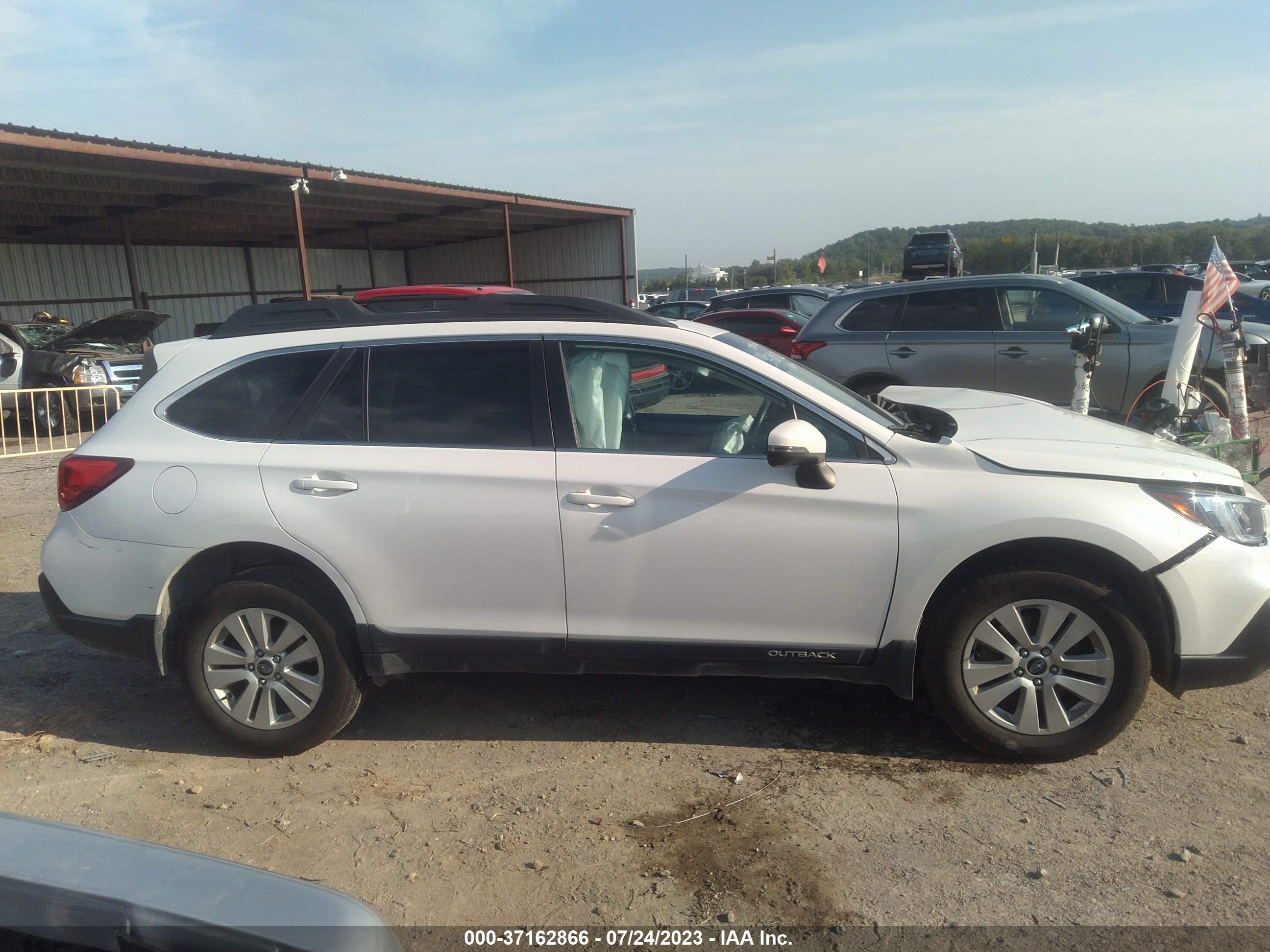 Photo 12 VIN: 4S4BSAHC3K3336648 - SUBARU OUTBACK 