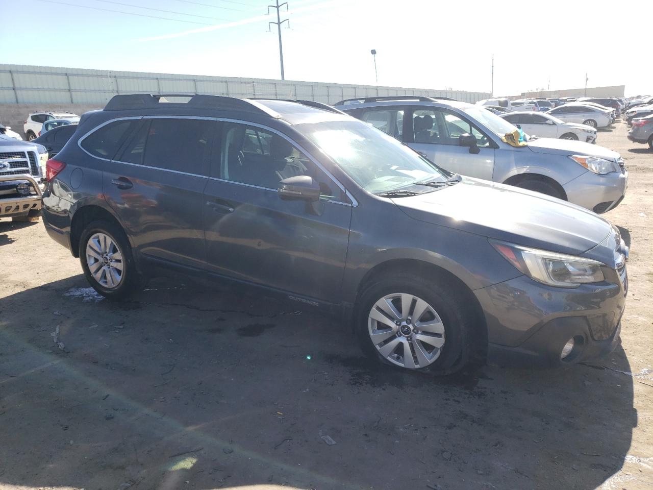 Photo 3 VIN: 4S4BSAHC7J3221114 - SUBARU OUTBACK 