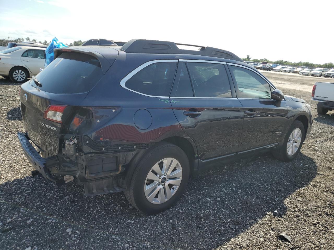 Photo 2 VIN: 4S4BSAHC9J3263221 - SUBARU OUTBACK 