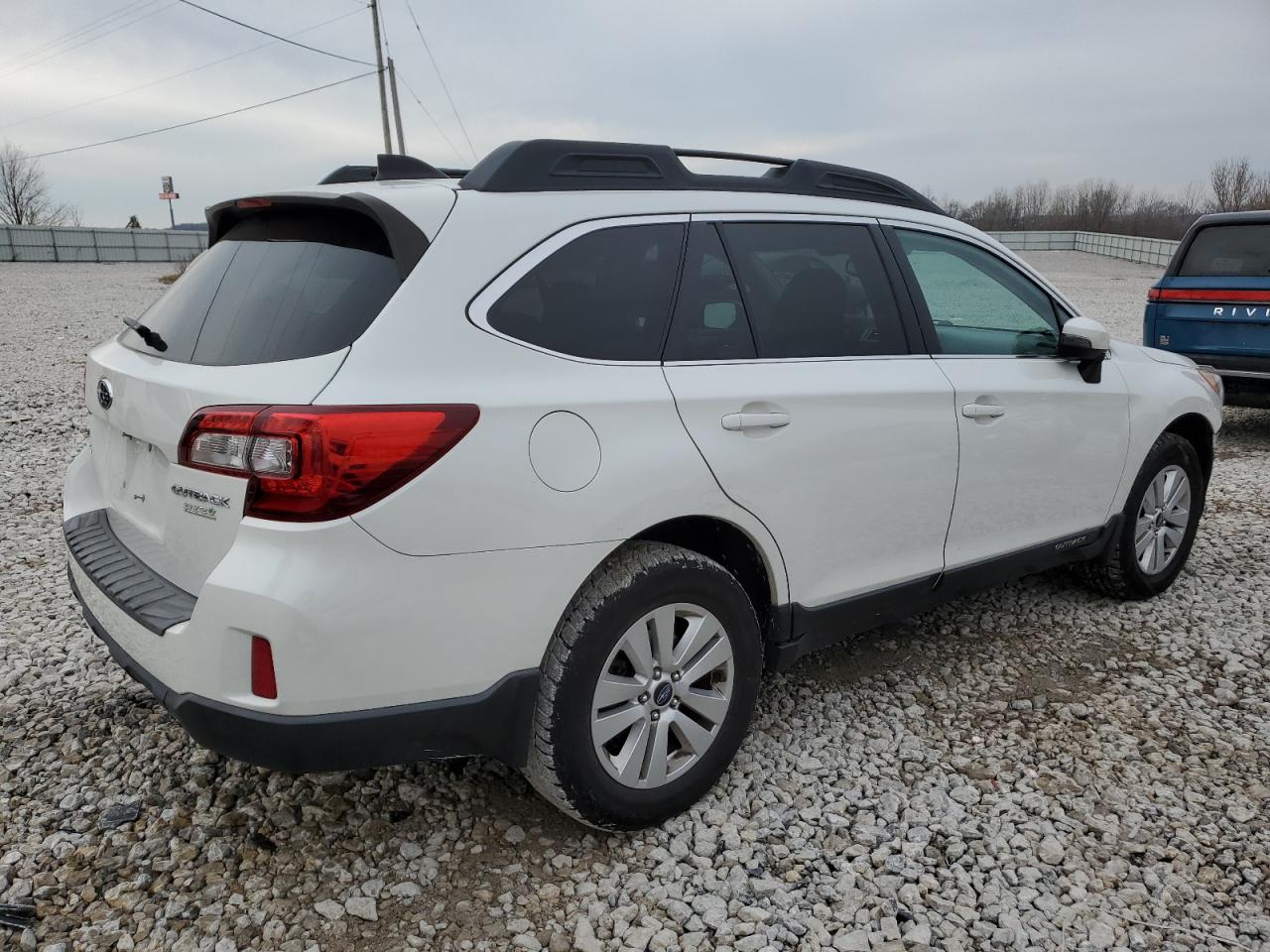 Photo 2 VIN: 4S4BSAHCXG3261289 - SUBARU OUTBACK 