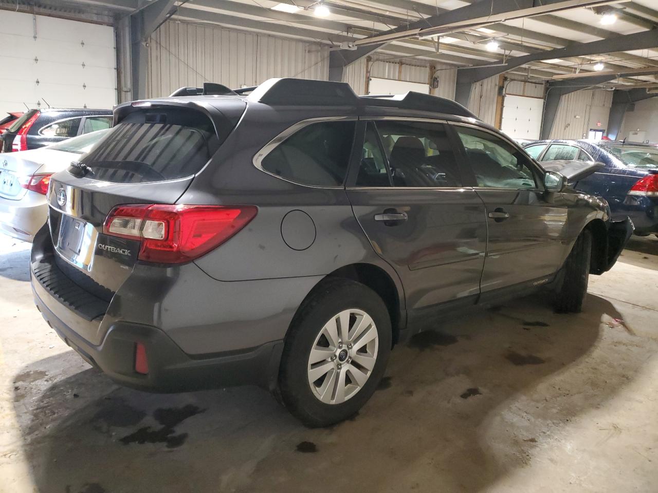 Photo 2 VIN: 4S4BSAHCXK3353897 - SUBARU OUTBACK 