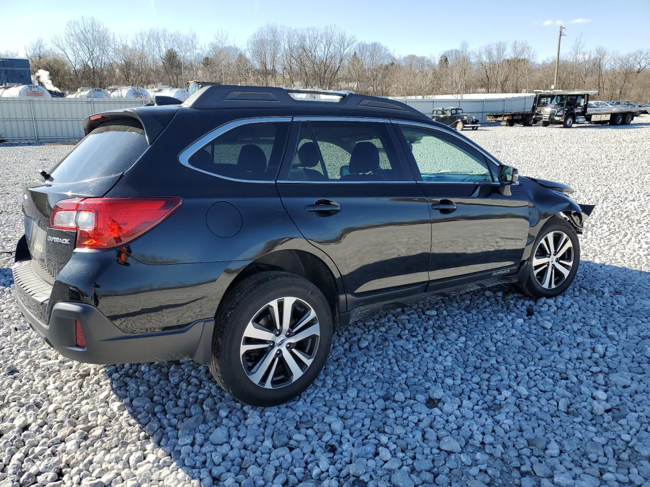 Photo 2 VIN: 4S4BSAJC3K3393605 - SUBARU OUTBACK 