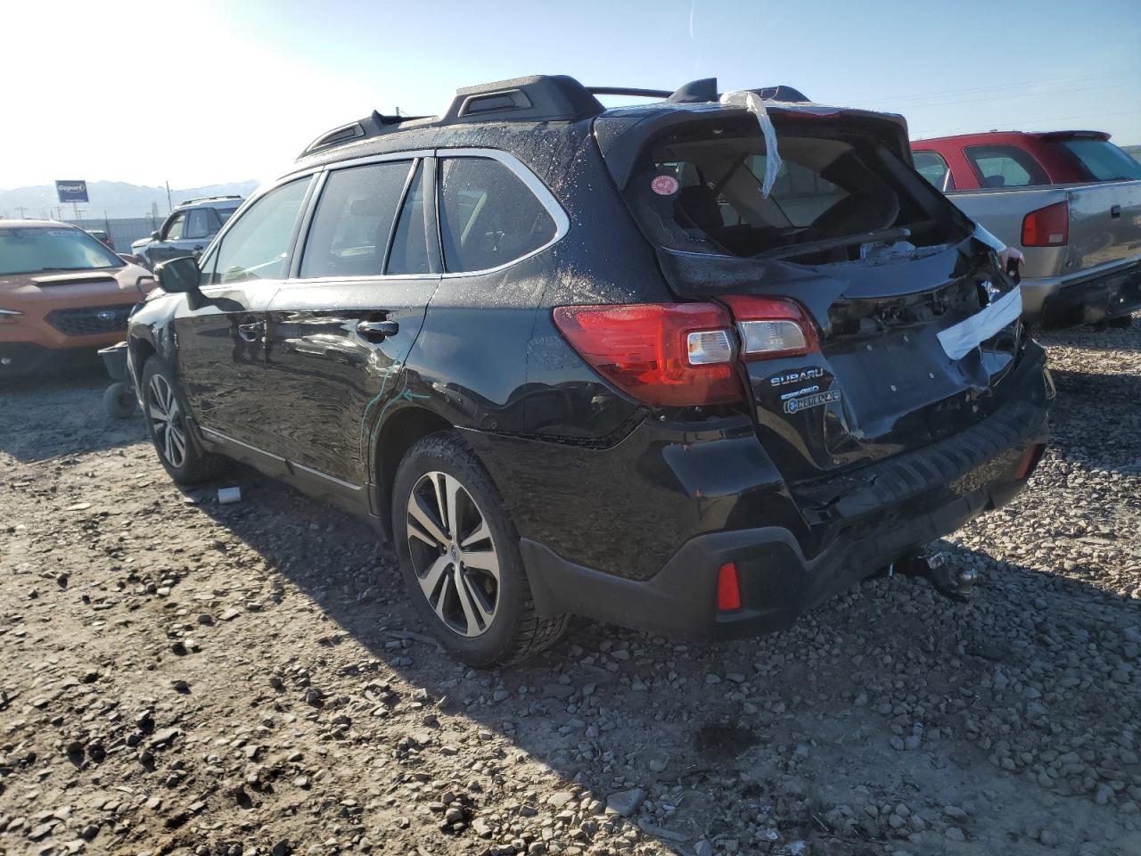 Photo 1 VIN: 4S4BSAKCXJ3374238 - SUBARU OUTBACK 