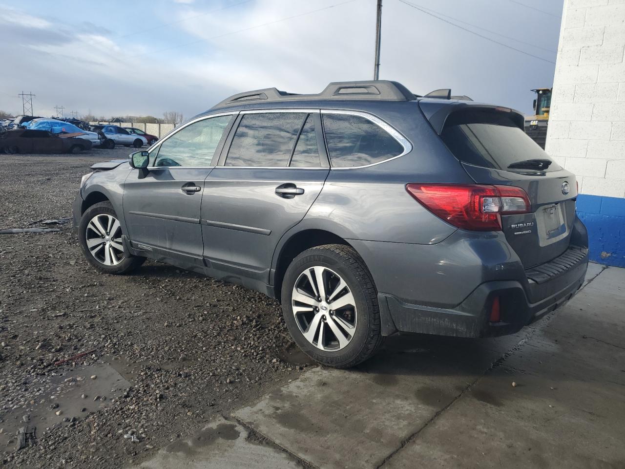 Photo 1 VIN: 4S4BSANC0J3217121 - SUBARU OUTBACK 