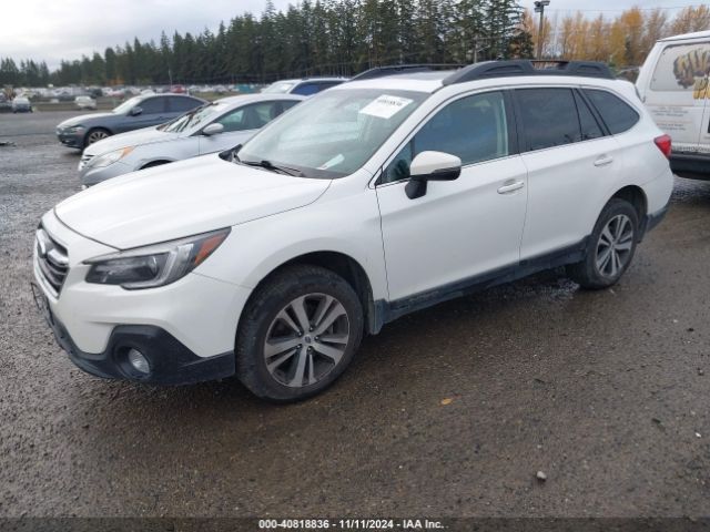 Photo 1 VIN: 4S4BSANC0J3329899 - SUBARU OUTBACK 