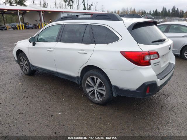 Photo 2 VIN: 4S4BSANC0J3329899 - SUBARU OUTBACK 