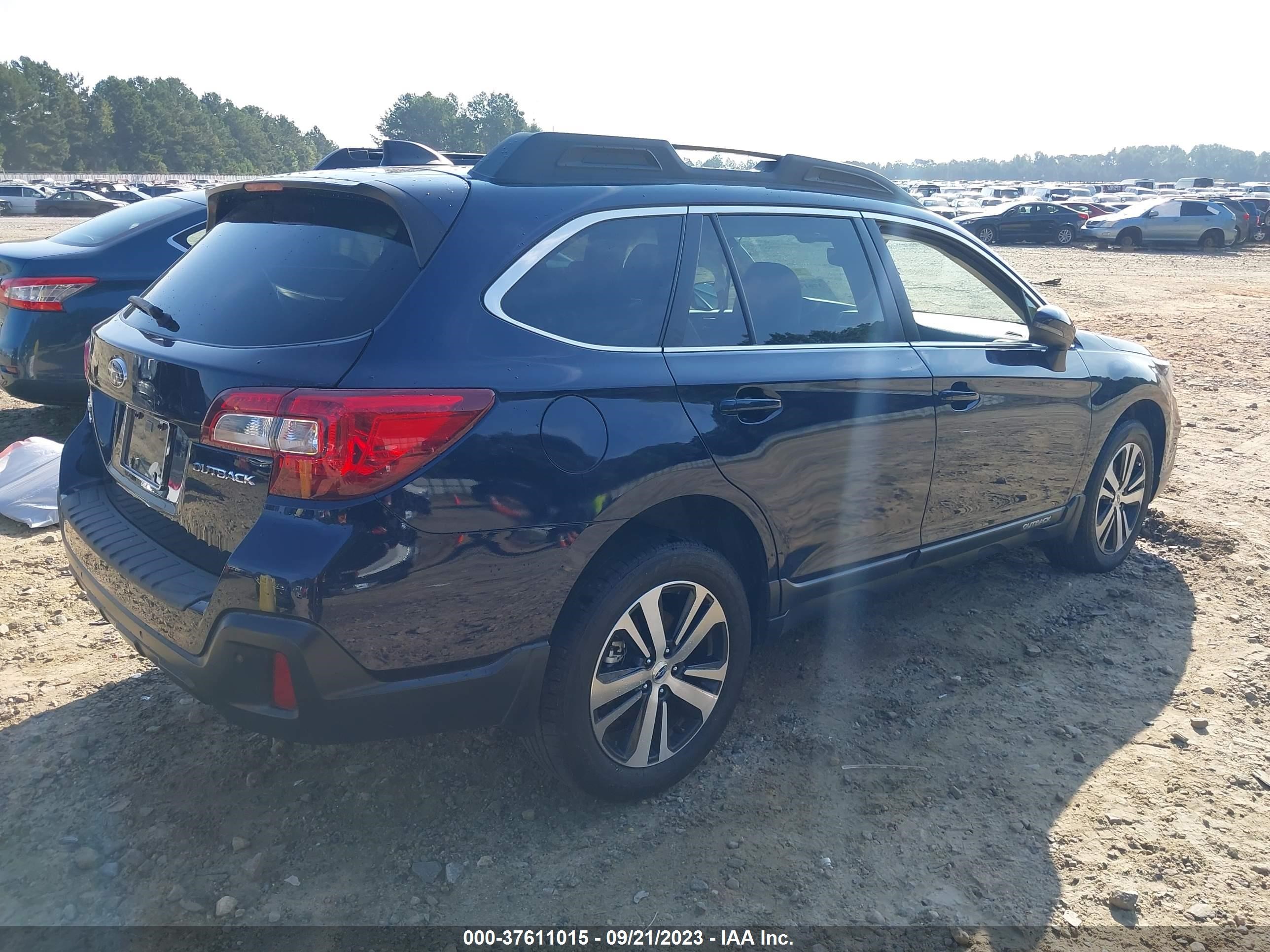 Photo 3 VIN: 4S4BSANC1J3206709 - SUBARU OUTBACK 