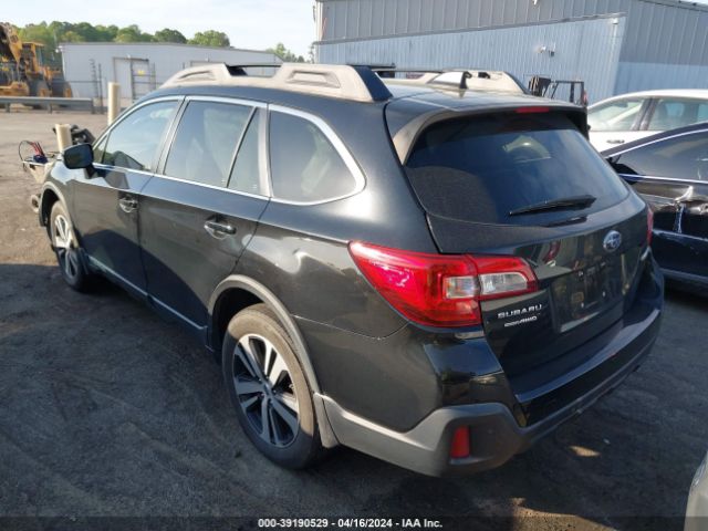 Photo 2 VIN: 4S4BSANC3J3211300 - SUBARU OUTBACK 