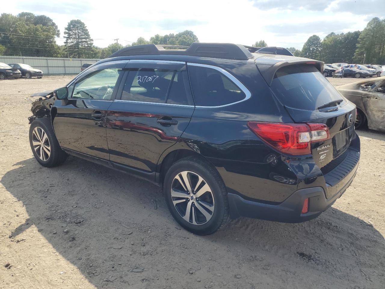 Photo 1 VIN: 4S4BSANC3J3290306 - SUBARU OUTBACK 