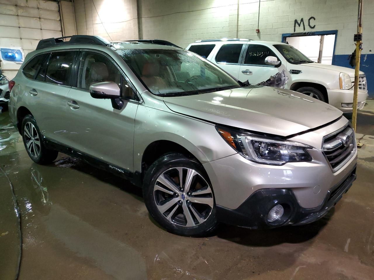 Photo 3 VIN: 4S4BSANC3K3376569 - SUBARU OUTBACK 