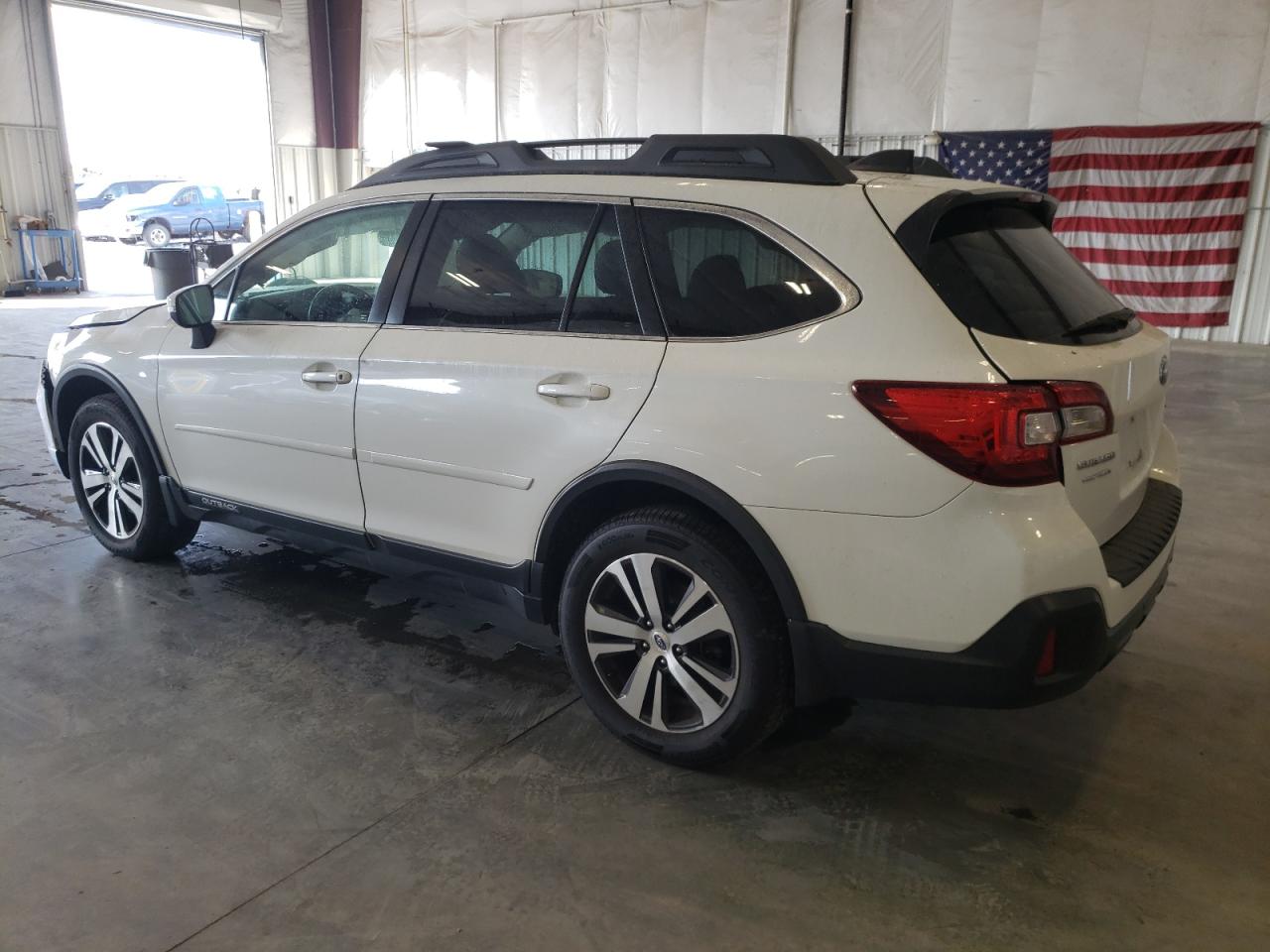 Photo 1 VIN: 4S4BSANC5J3218636 - SUBARU OUTBACK 