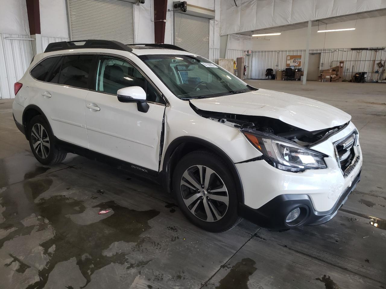 Photo 3 VIN: 4S4BSANC5J3218636 - SUBARU OUTBACK 