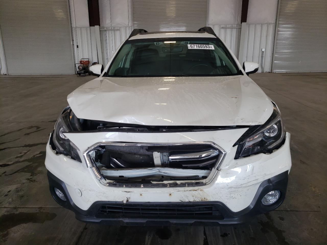 Photo 4 VIN: 4S4BSANC5J3218636 - SUBARU OUTBACK 