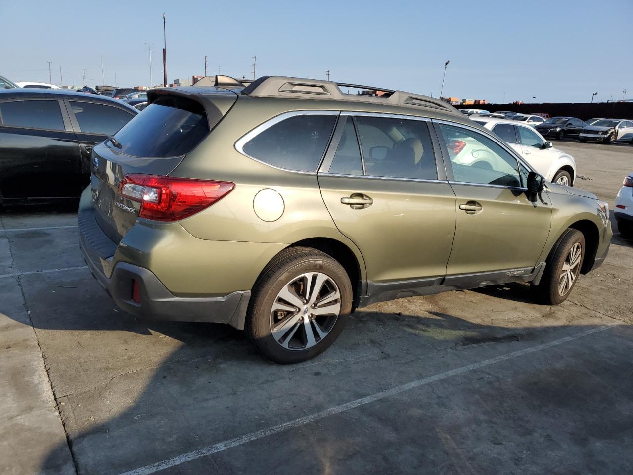 Photo 2 VIN: 4S4BSANC5K3336719 - SUBARU OUTBACK 