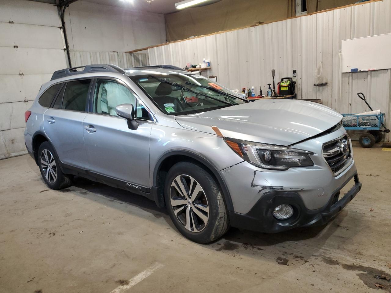 Photo 3 VIN: 4S4BSANC6J3356962 - SUBARU OUTBACK 