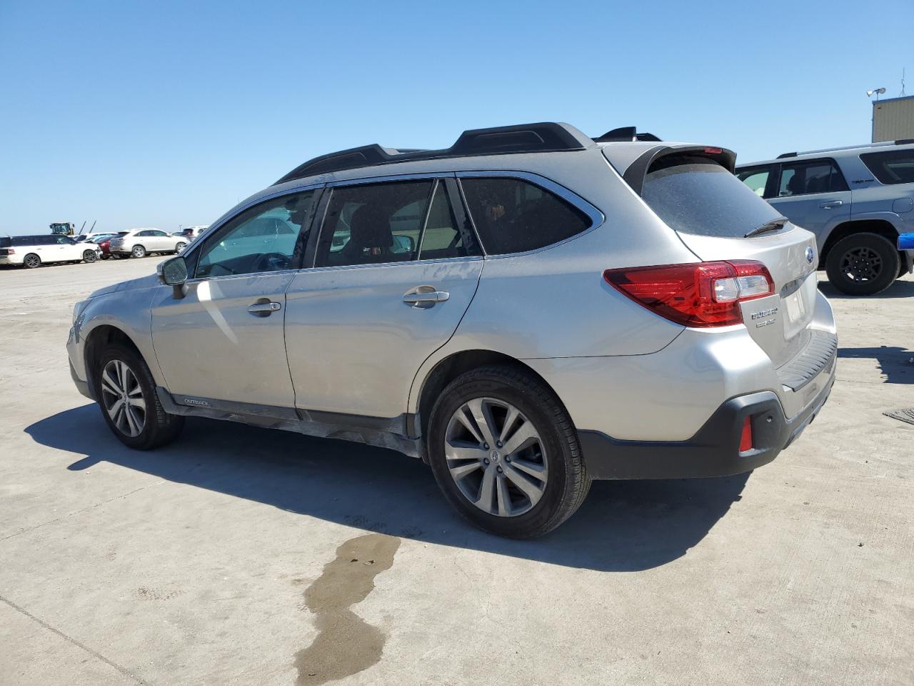 Photo 1 VIN: 4S4BSANC6K3292133 - SUBARU OUTBACK 