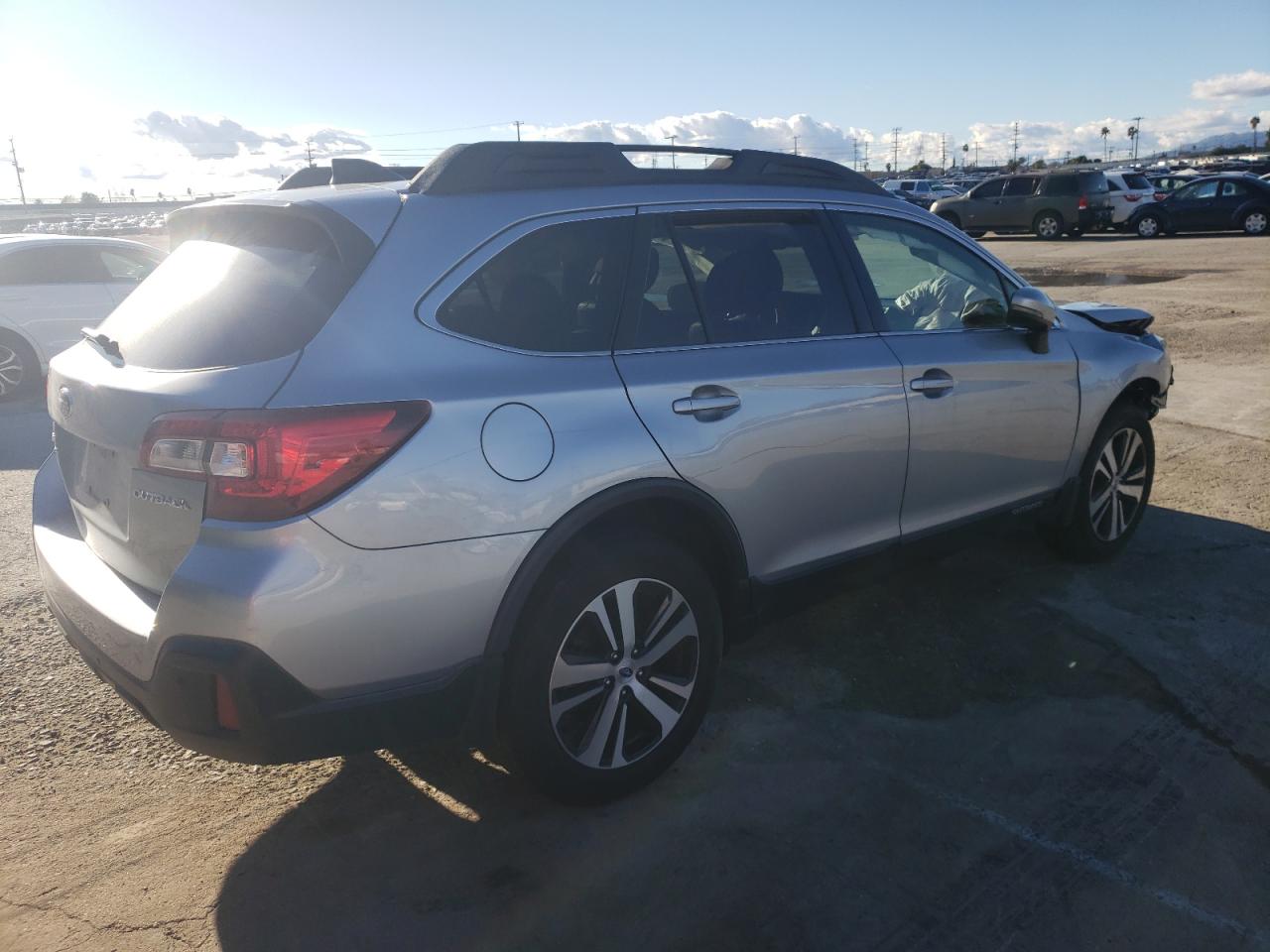 Photo 2 VIN: 4S4BSANC6K3380616 - SUBARU OUTBACK 