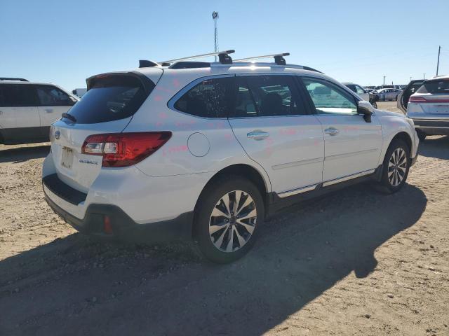 Photo 2 VIN: 4S4BSATC0J3218997 - SUBARU OUTBACK TO 