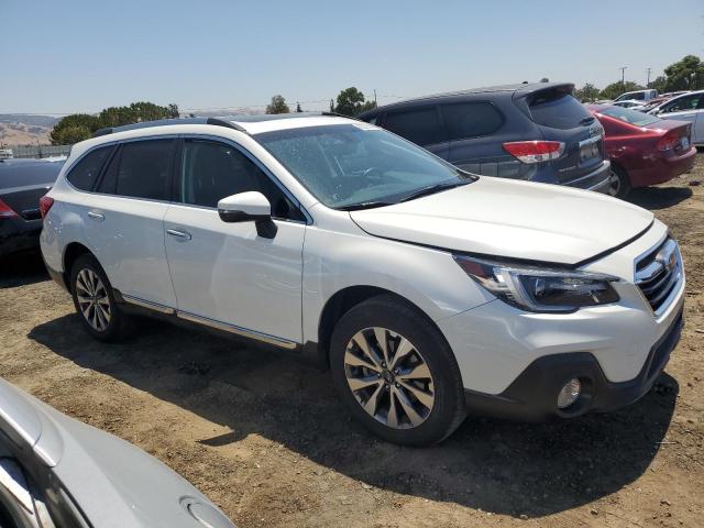 Photo 3 VIN: 4S4BSATC0J3307274 - SUBARU OUTBACK 
