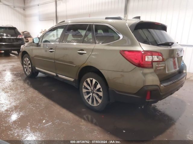 Photo 2 VIN: 4S4BSATC2J3319359 - SUBARU OUTBACK 