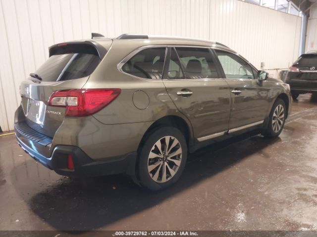 Photo 3 VIN: 4S4BSATC2J3319359 - SUBARU OUTBACK 