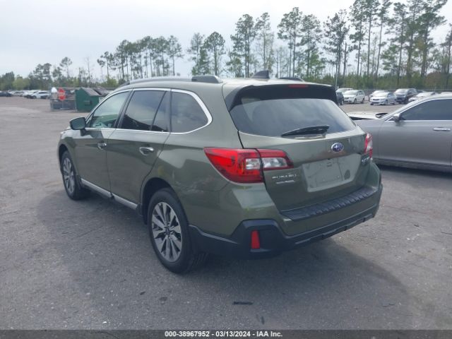 Photo 2 VIN: 4S4BSATC9J3267700 - SUBARU OUTBACK 