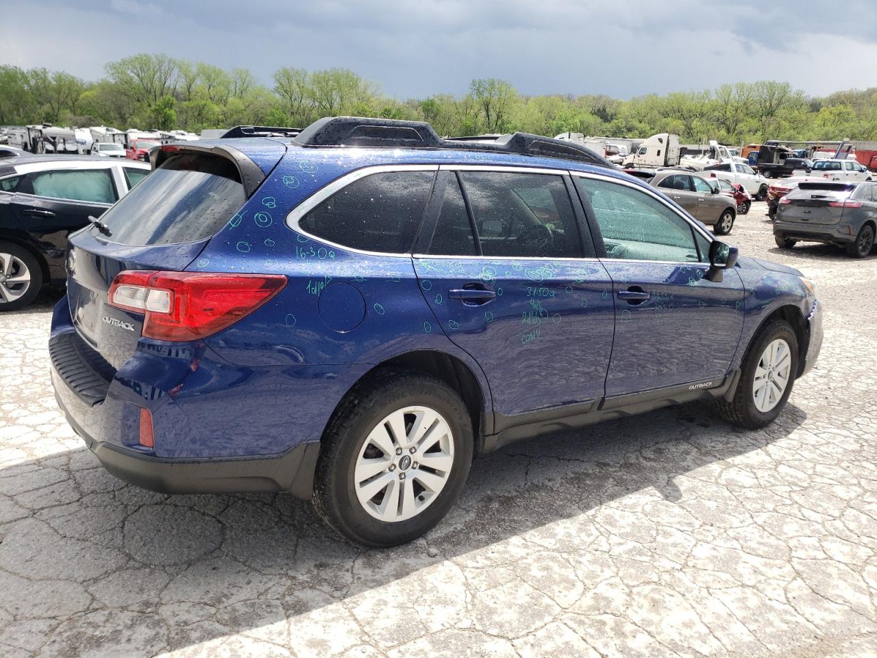 Photo 2 VIN: 4S4BSBDC7F3318994 - SUBARU OUTBACK 