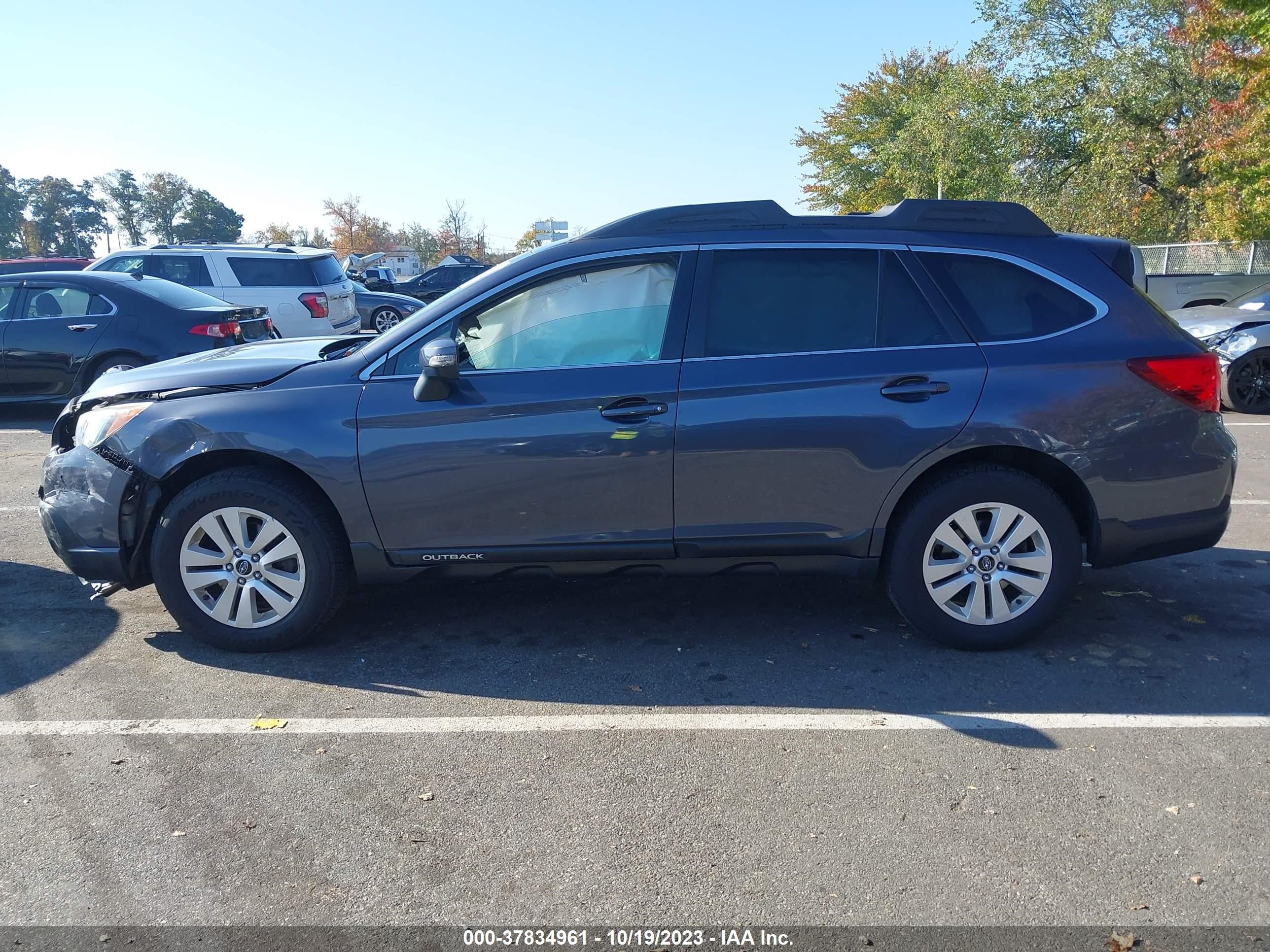 Photo 13 VIN: 4S4BSBFC1G3303650 - SUBARU OUTBACK 