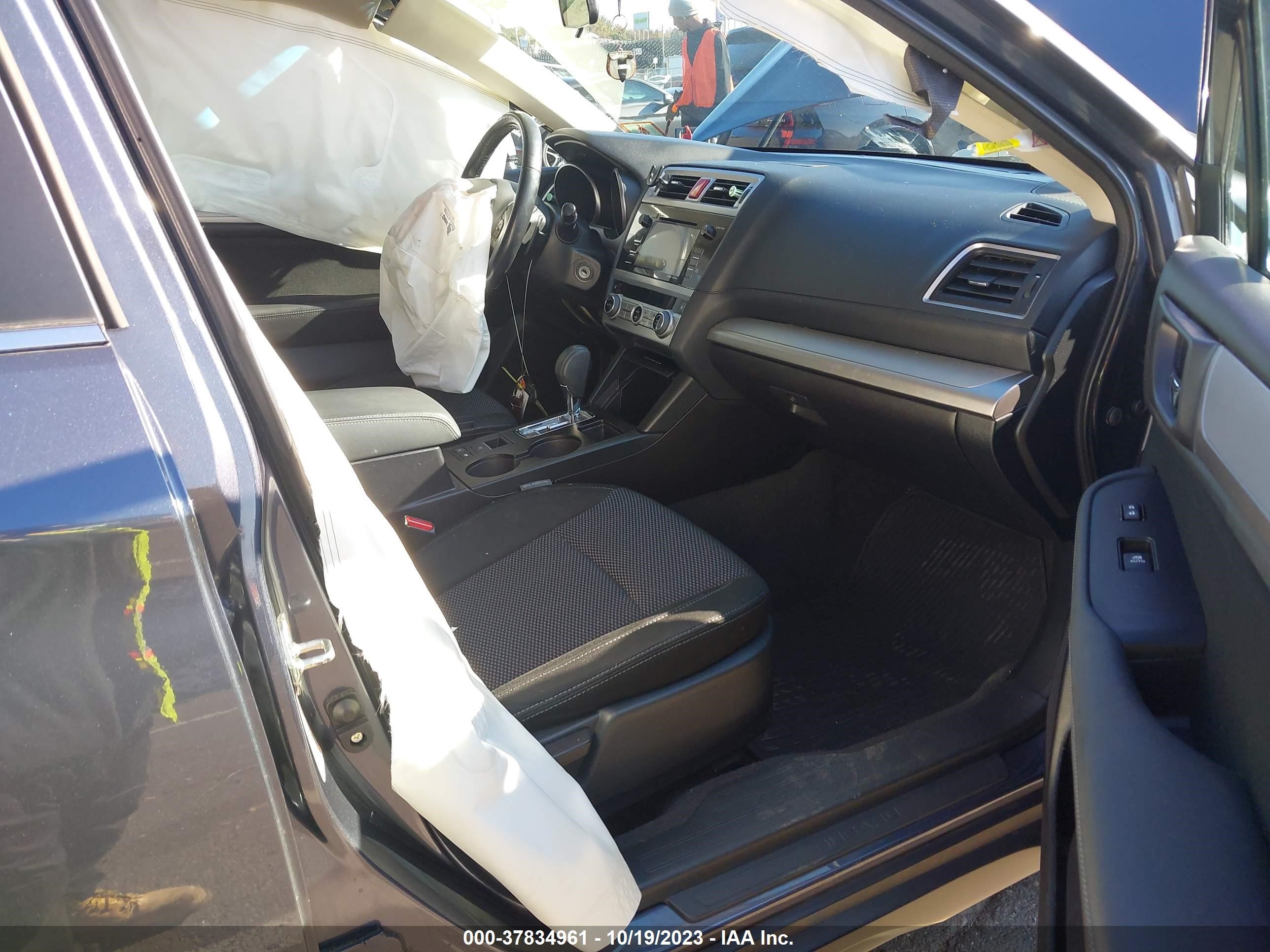 Photo 4 VIN: 4S4BSBFC1G3303650 - SUBARU OUTBACK 