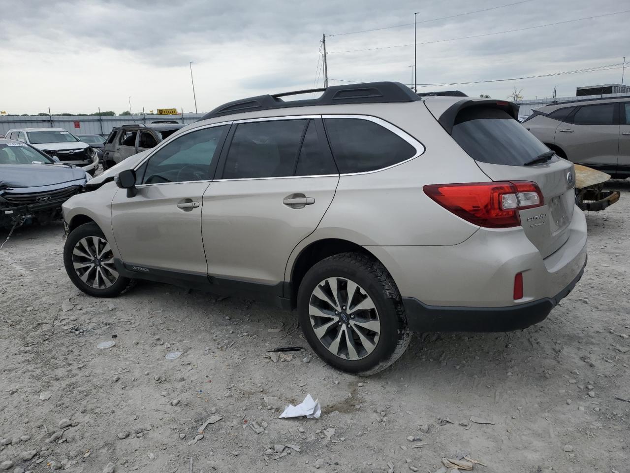 Photo 1 VIN: 4S4BSBLC3F3334627 - SUBARU OUTBACK 