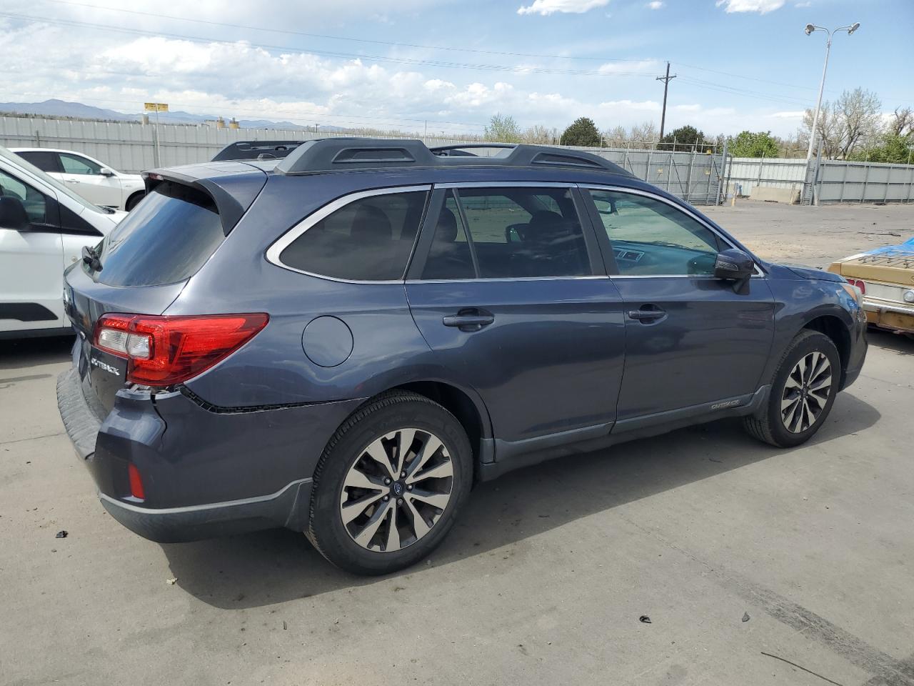 Photo 2 VIN: 4S4BSBNC5F3253657 - SUBARU OUTBACK 