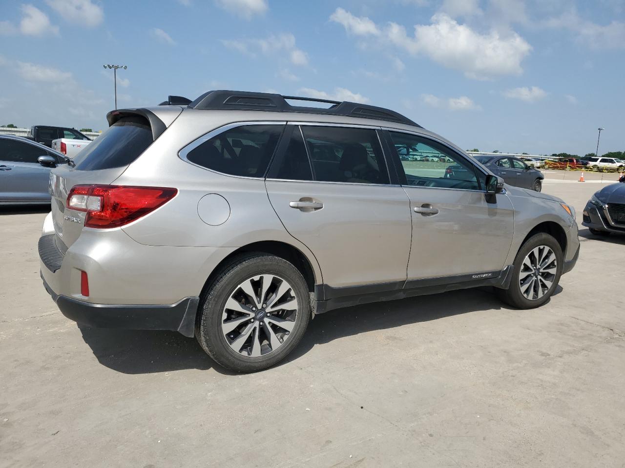 Photo 2 VIN: 4S4BSBNC8G3233940 - SUBARU OUTBACK 