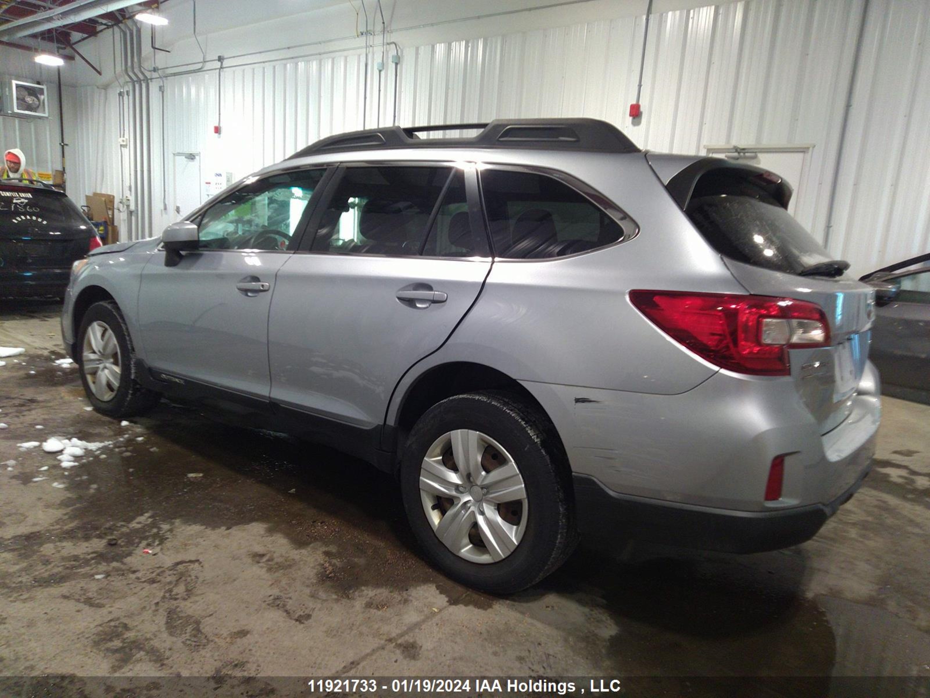 Photo 2 VIN: 4S4BSCAC5G1250184 - SUBARU OUTBACK 