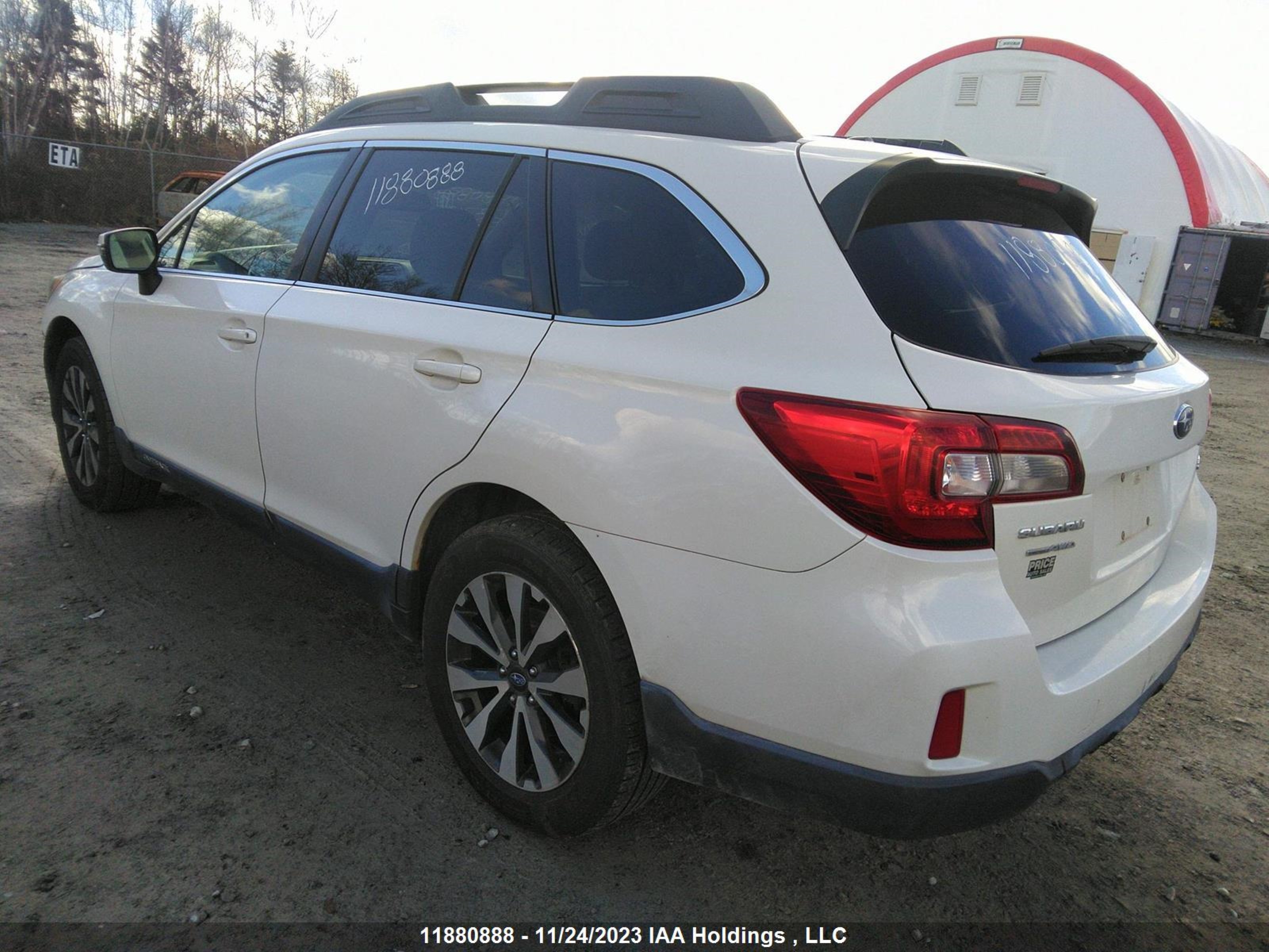 Photo 2 VIN: 4S4BSCLC6F3227626 - SUBARU OUTBACK 