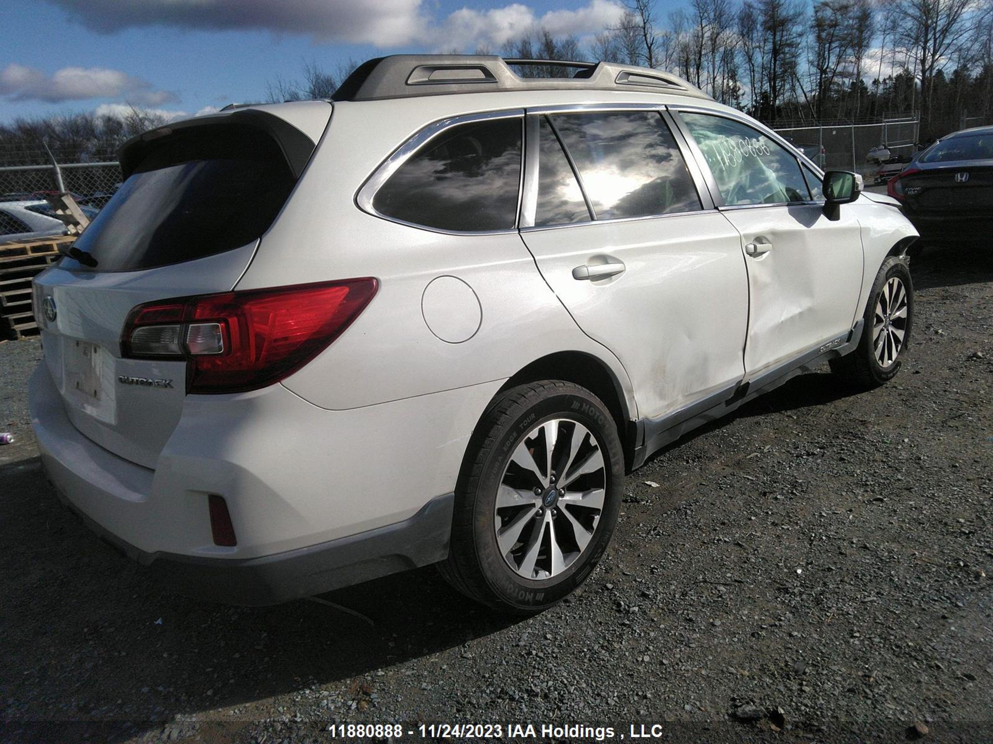 Photo 3 VIN: 4S4BSCLC6F3227626 - SUBARU OUTBACK 