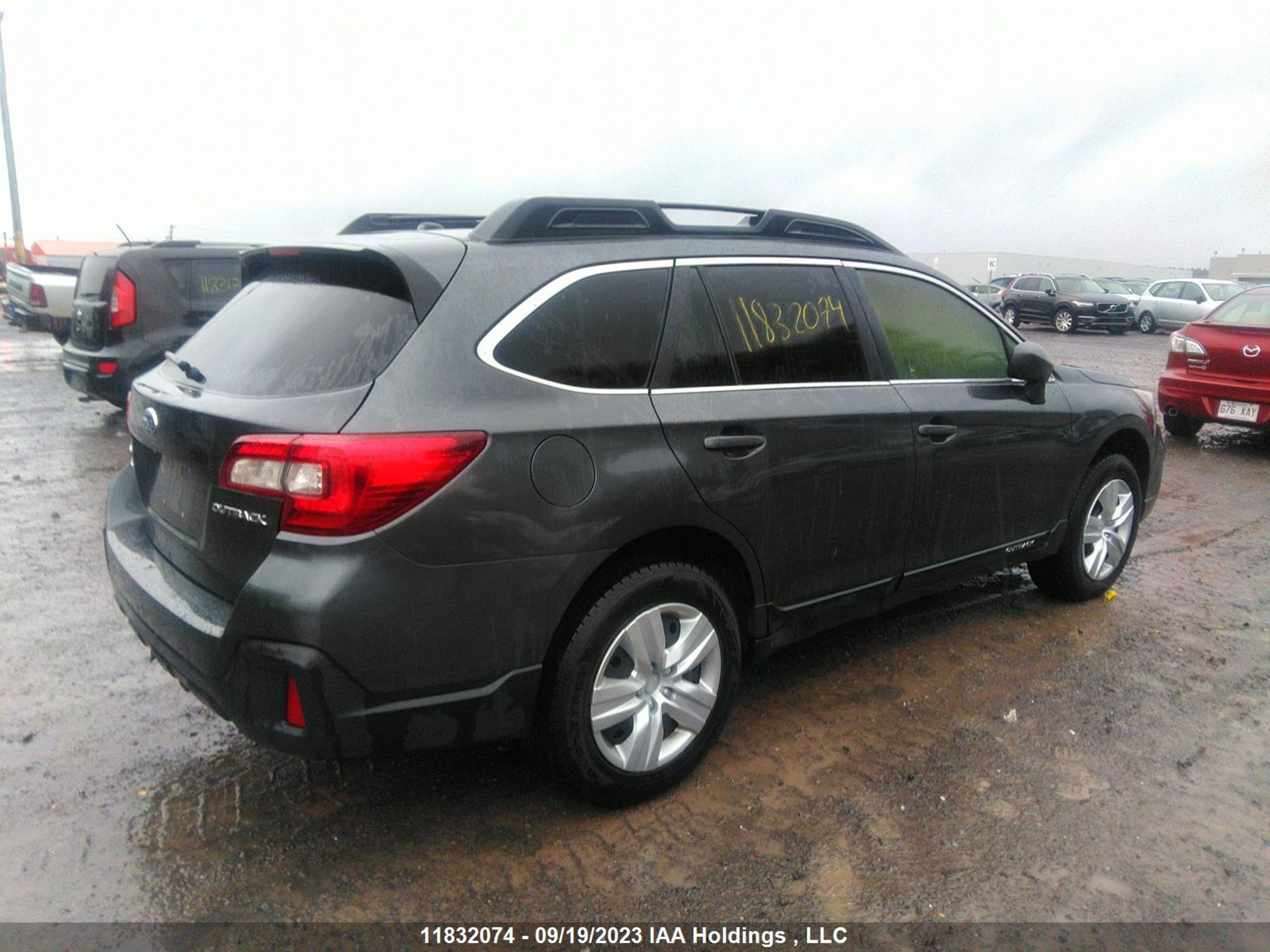 Photo 3 VIN: 4S4BSDAC8K3342179 - SUBARU OUTBACK 