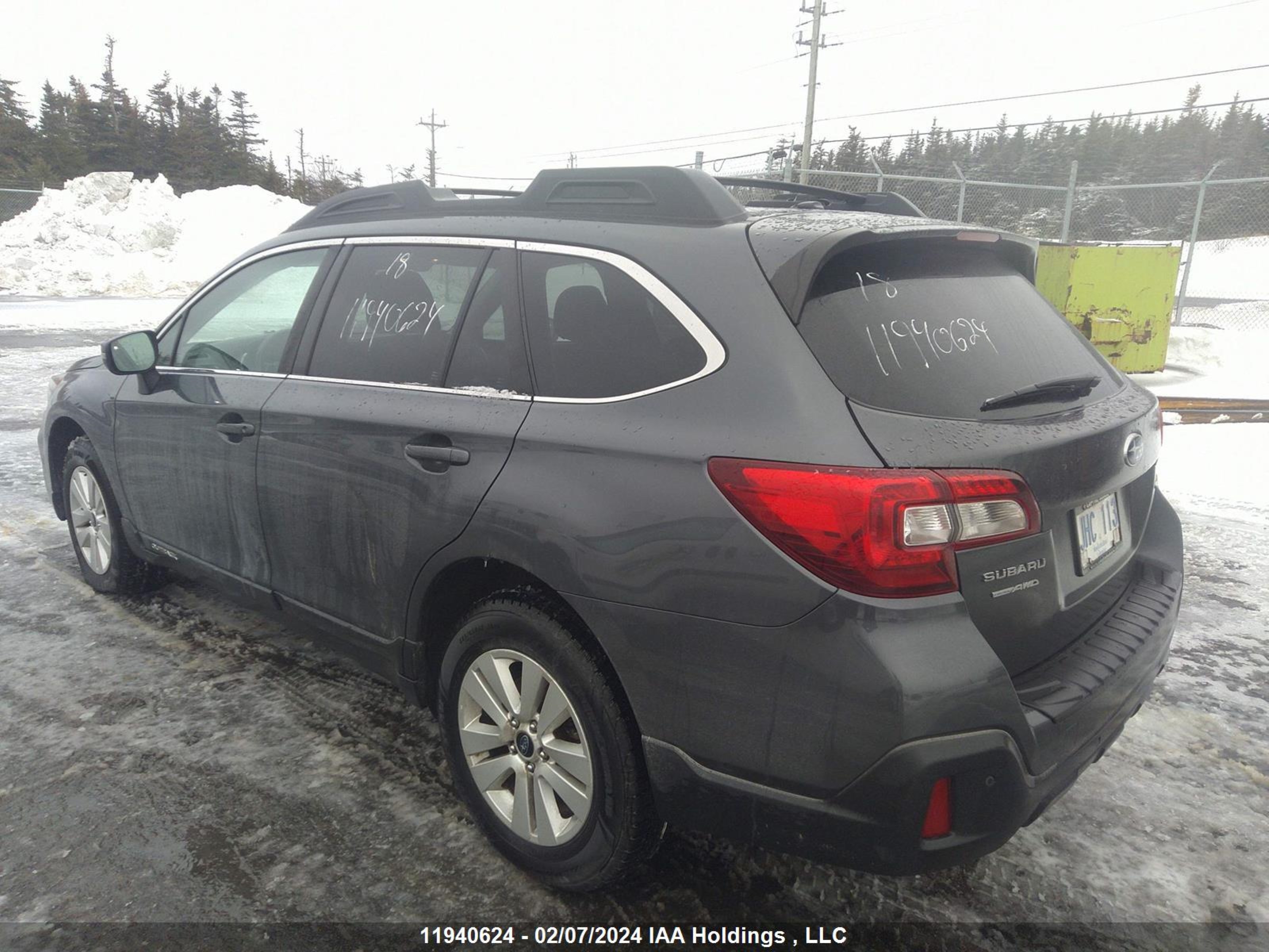 Photo 2 VIN: 4S4BSDGC0J3219093 - SUBARU OUTBACK 